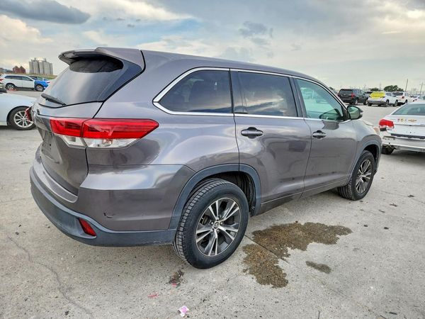 2018 TOYOTA HIGHLANDER LE/LE Plus