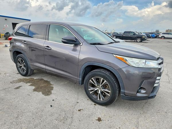 2018 TOYOTA HIGHLANDER LE/LE Plus