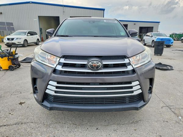 2018 TOYOTA HIGHLANDER LE/LE Plus