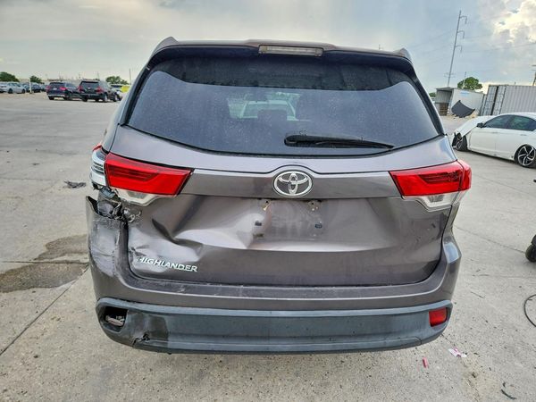 2018 TOYOTA HIGHLANDER LE/LE Plus