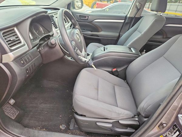 2018 TOYOTA HIGHLANDER LE/LE Plus