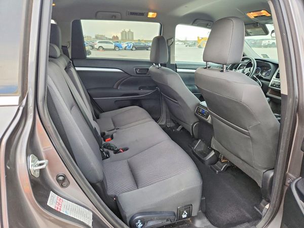 2018 TOYOTA HIGHLANDER LE/LE Plus