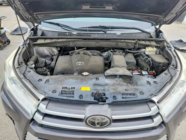 2018 TOYOTA HIGHLANDER LE/LE Plus