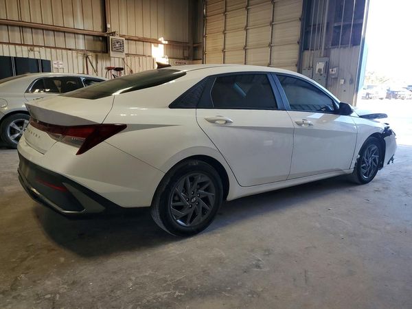 2024 HYUNDAI ELANTRA