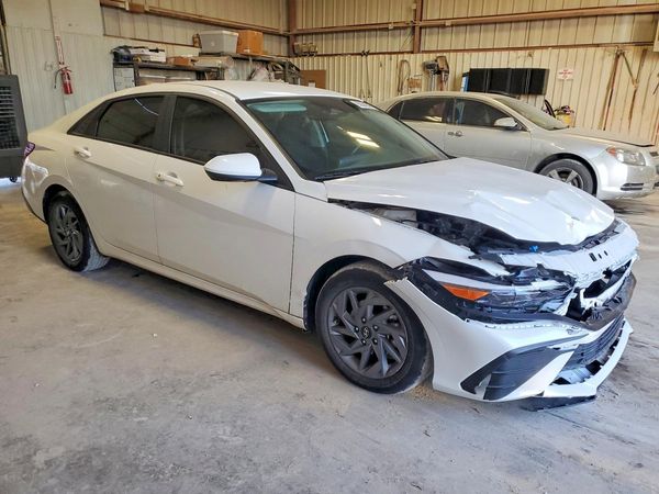 2024 HYUNDAI ELANTRA