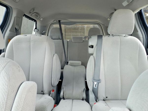 2013 TOYOTA SIENNA