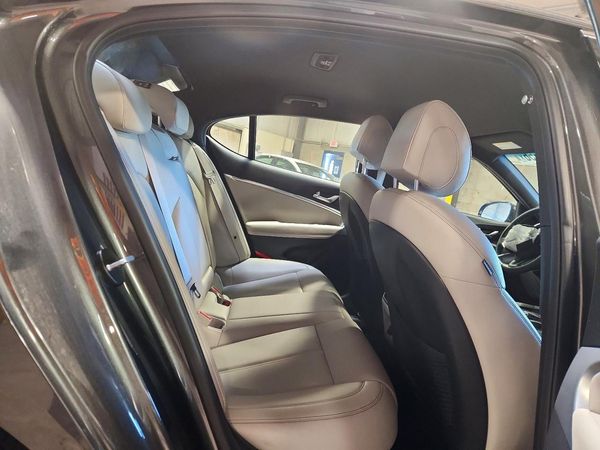 2022 GENESIS G70 2.0T, 2.0T Prestige