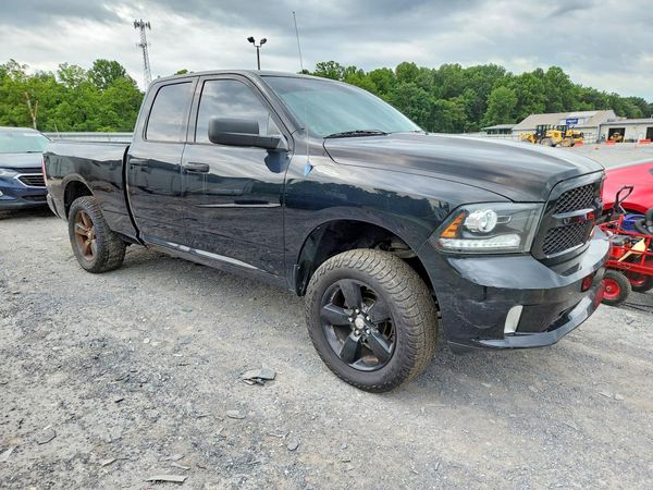2013 RAM 1500 ST QUAD CAB 4X4