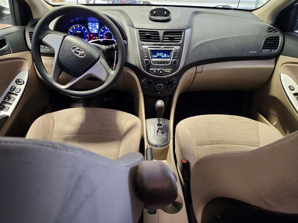 2017 HYUNDAI ACCENT SE Base