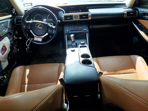 2016 LEXUS IS 200t