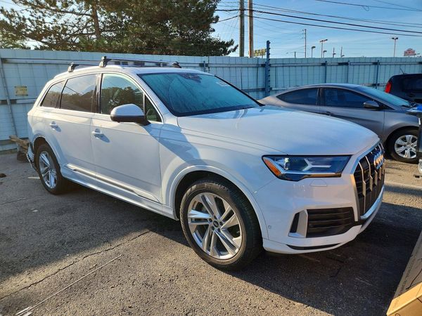 2021 AUDI Q7 quattro Premium Plus