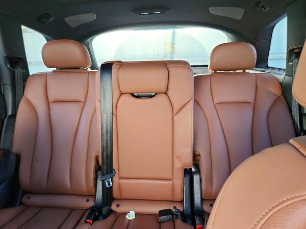 2021 AUDI Q7 quattro Premium Plus