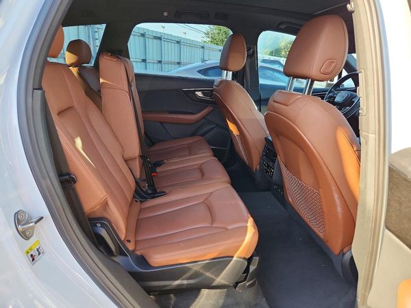 2021 AUDI Q7 quattro Premium Plus