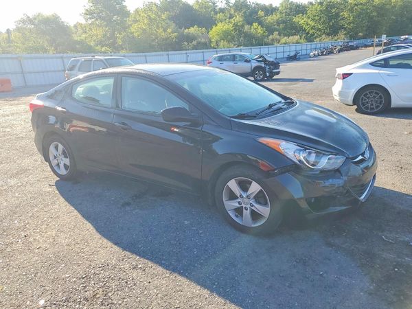 2013 HYUNDAI ELANTRA