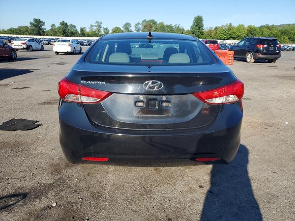 2013 HYUNDAI ELANTRA