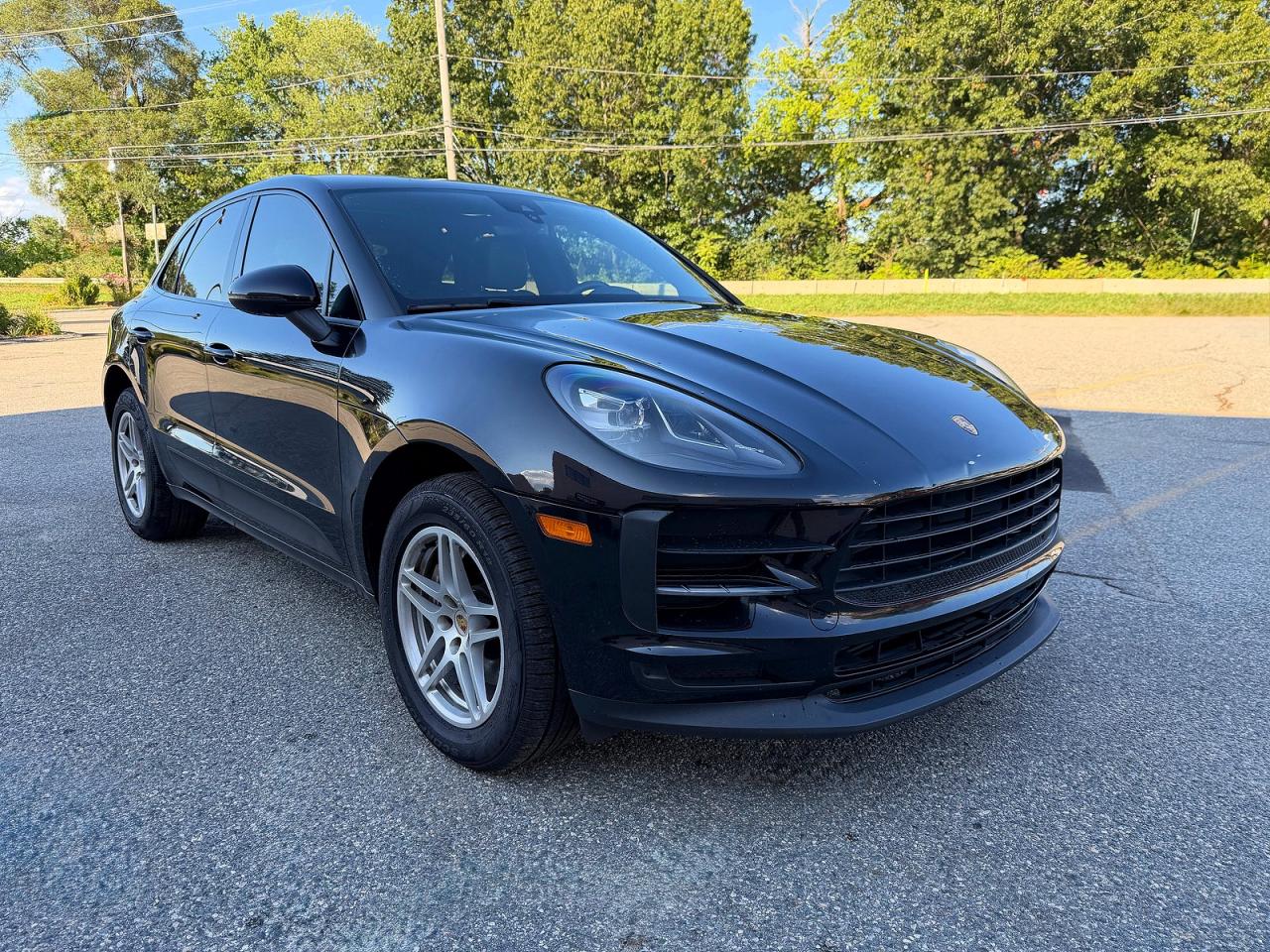 2021 PORSCHE MACAN Base
