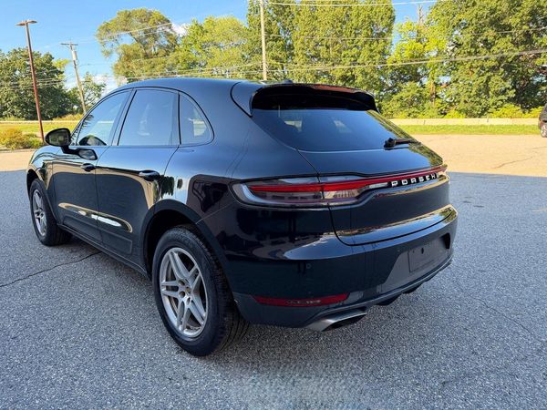 2021 PORSCHE MACAN Base