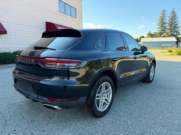 2021 PORSCHE MACAN Base