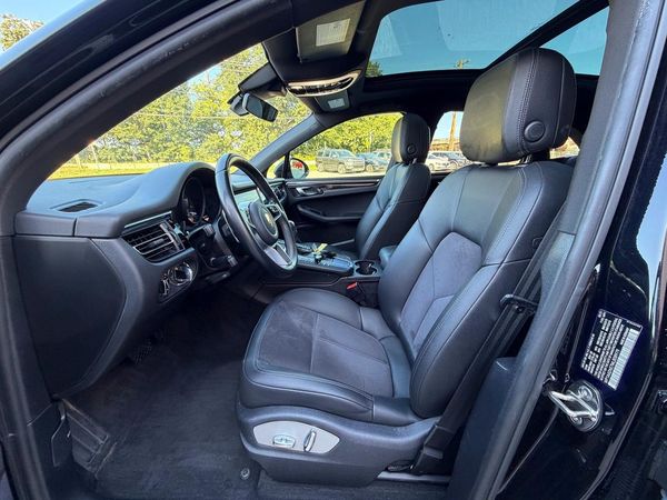 2021 PORSCHE MACAN Base