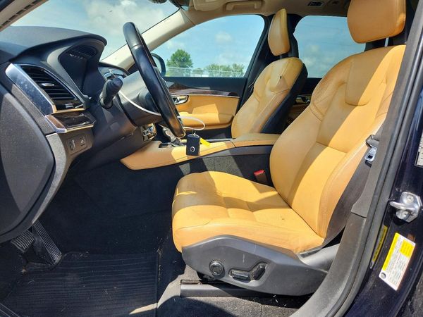 2016 VOLVO XC90 SV42 Momentum