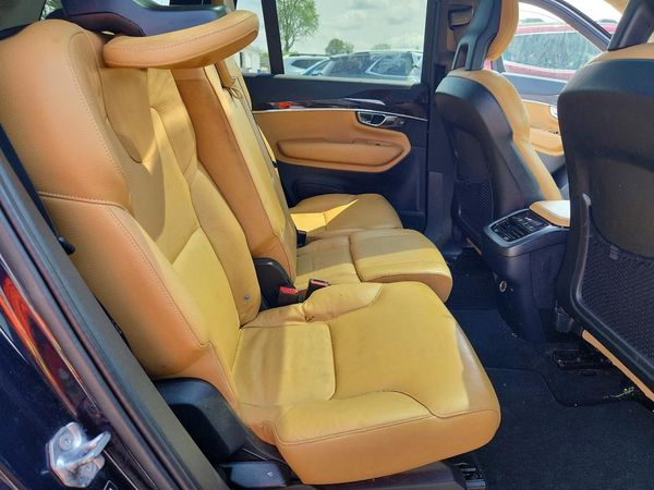 2016 VOLVO XC90 SV42 Momentum