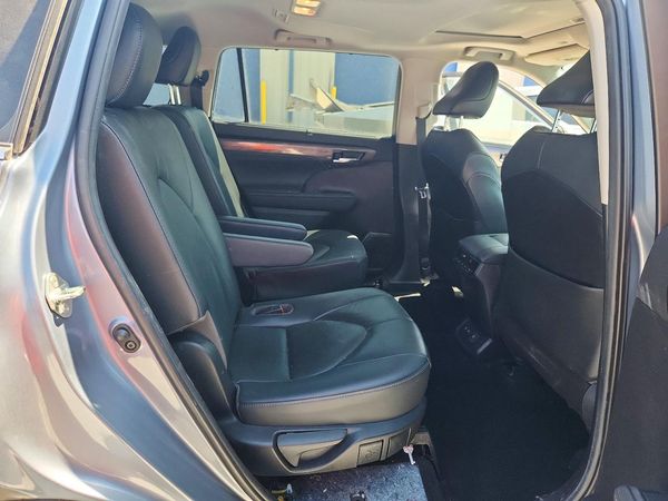 2020 TOYOTA HIGHLANDER Limited