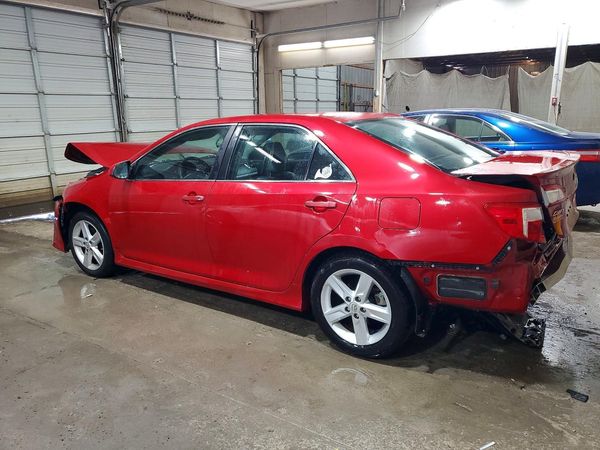 2014 TOYOTA CAMRY