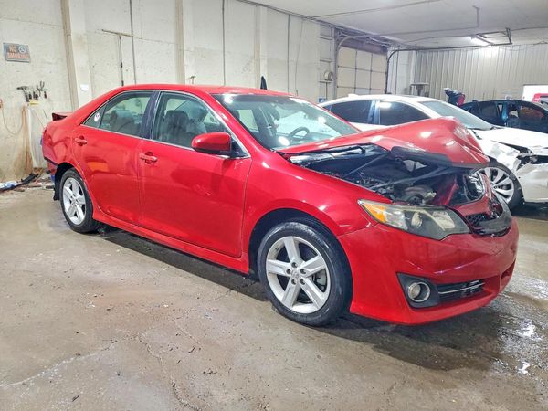 2014 TOYOTA CAMRY