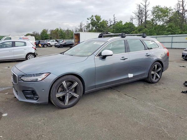 2018 VOLVO V90