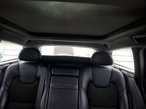 2018 VOLVO V90