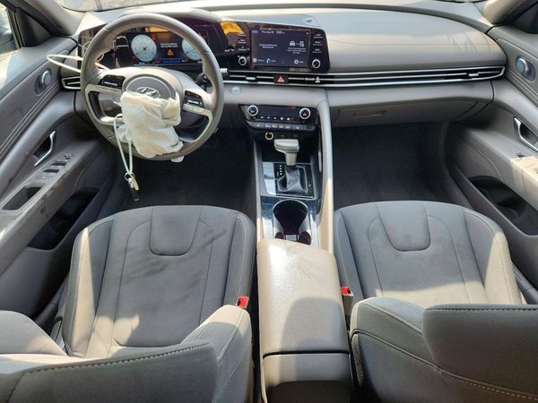 2022 HYUNDAI ELANTRA