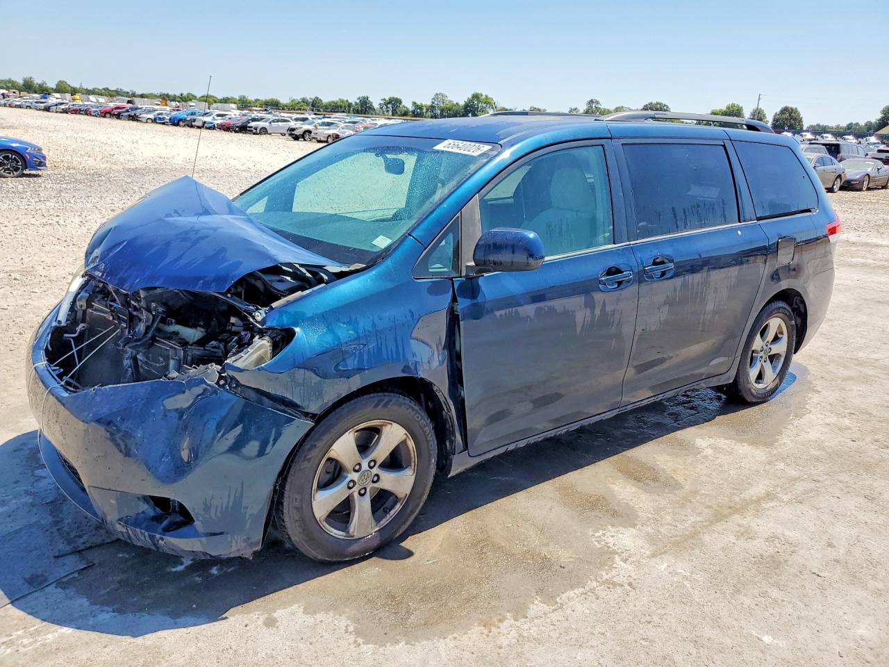 2012 TOYOTA SIENNA