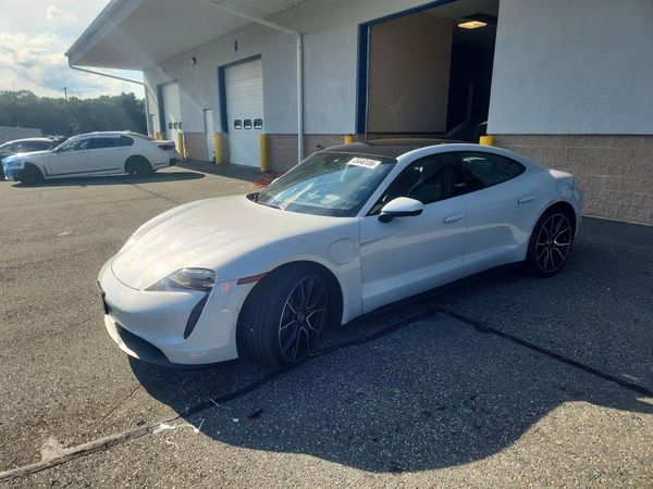 2022 PORSCHE TAYCAN