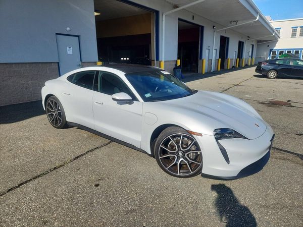2022 PORSCHE TAYCAN