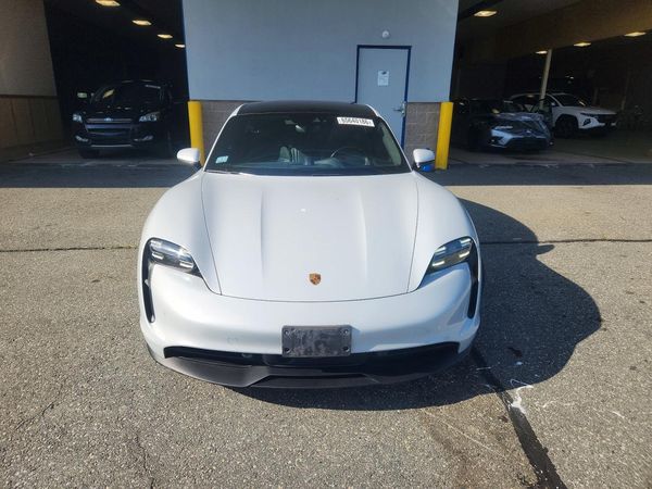 2022 PORSCHE TAYCAN