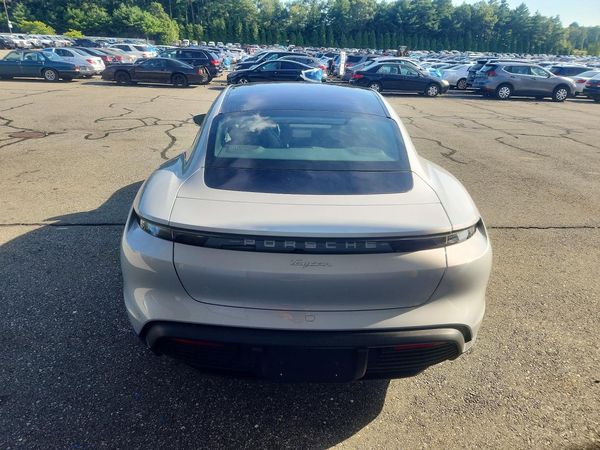 2022 PORSCHE TAYCAN