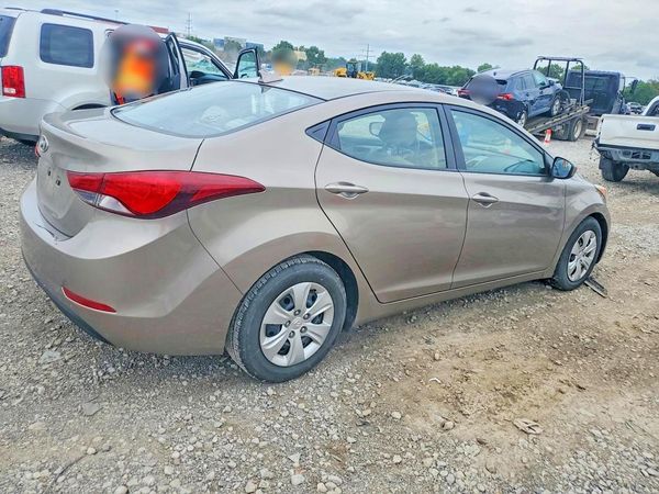 2016 HYUNDAI ELANTRA