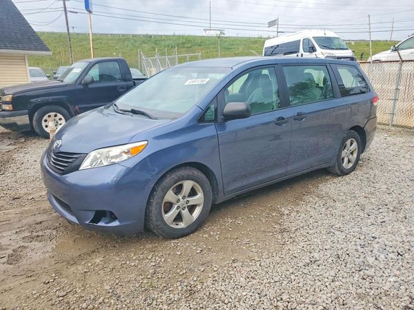 2014 TOYOTA SIENNA