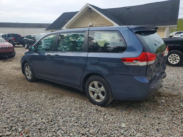 2014 TOYOTA SIENNA