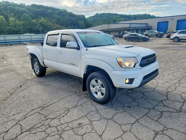 2015 TOYOTA TACOMA Delux Grade