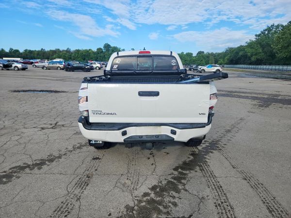 2015 TOYOTA TACOMA Delux Grade