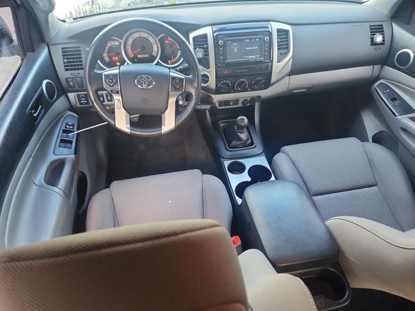 2015 TOYOTA TACOMA Delux Grade