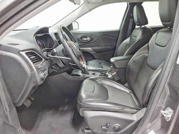 2019 JEEP CHEROKEE LATITUDE PLUS FWD — DENT