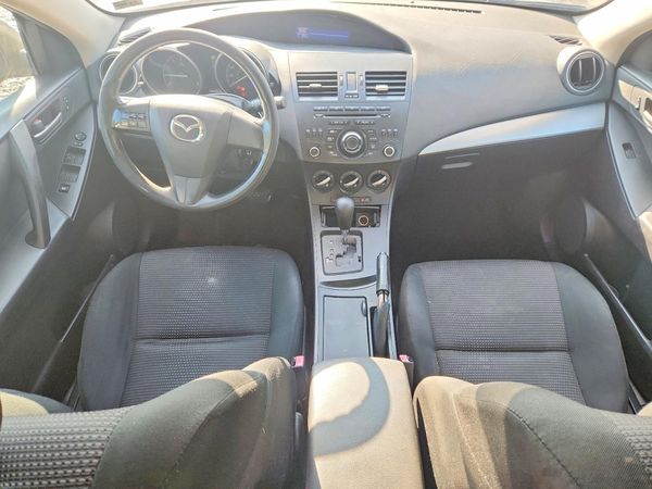 2013 MAZDA 3 SV/Base