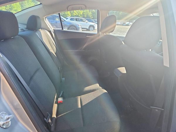 2013 MAZDA 3 SV/Base