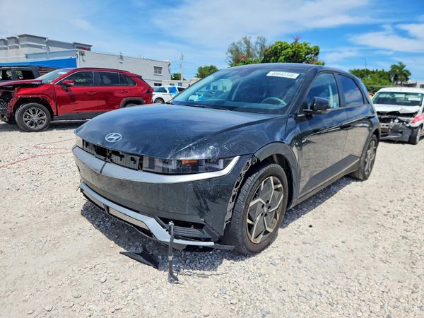 2024 HYUNDAI IONIQ SE — Front 3/4