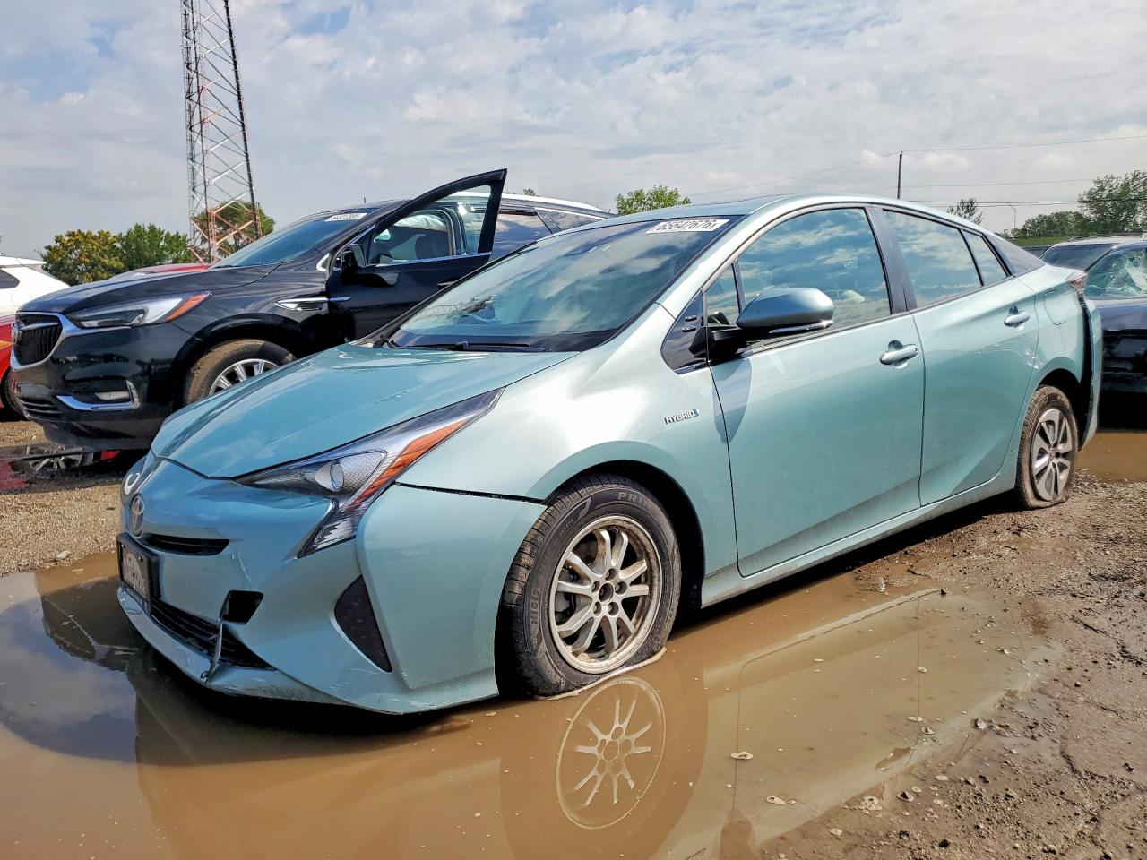 2016 TOYOTA PRIUS — Front 3/4
