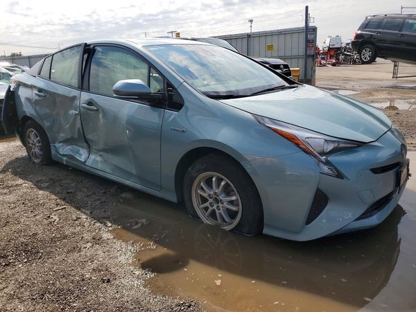 2016 TOYOTA PRIUS — Passenger 3/4
