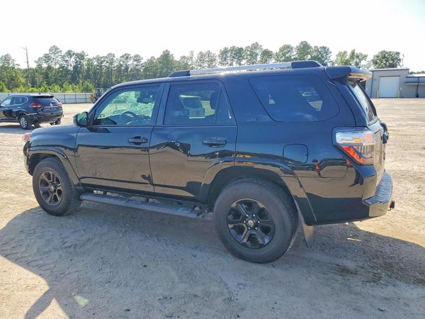 2022 TOYOTA 4RUNNER SR5