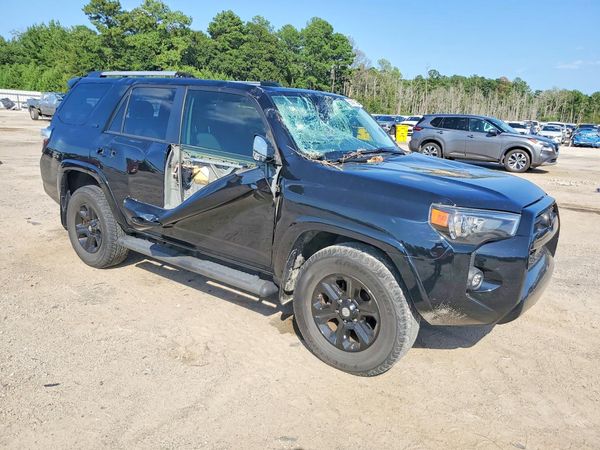 2022 TOYOTA 4RUNNER SR5